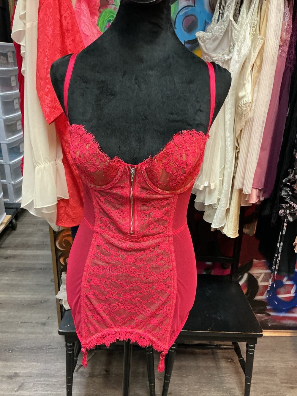 VICTORIA'S SECRET RED LACE PADDED CUP CHEMISE